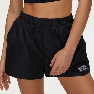 NWT Black TNA Aritzia Laguna high-rise shorts